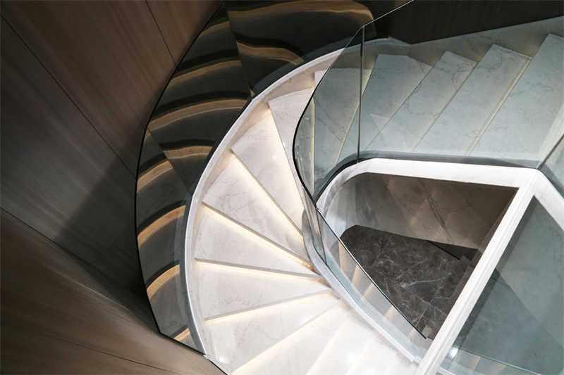 旋轉樓梯 (1).JPG