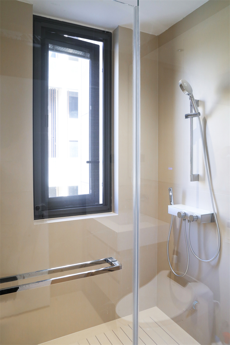 一樓套衛 墻面+地面 瓷磚 伊曼黃.JPG